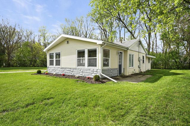 W9370 Burr LANE, Cambridge, WI 53523