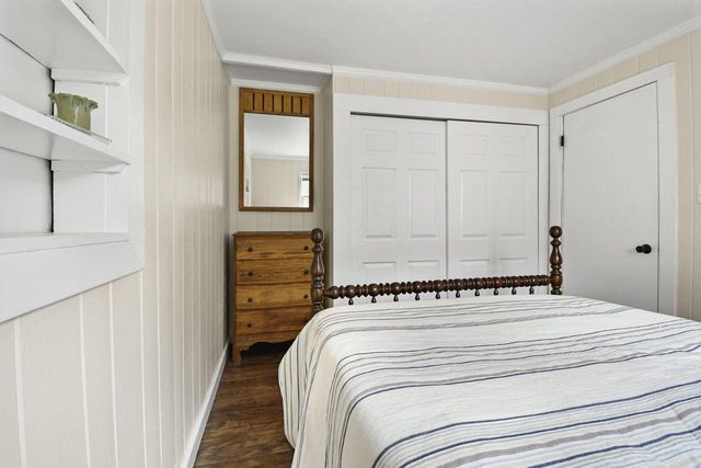 W9370 Burr LANE, Cambridge, WI 53523