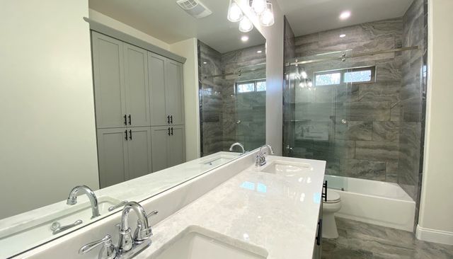 97 W Westwood Lane, Kerrville, TX 78028