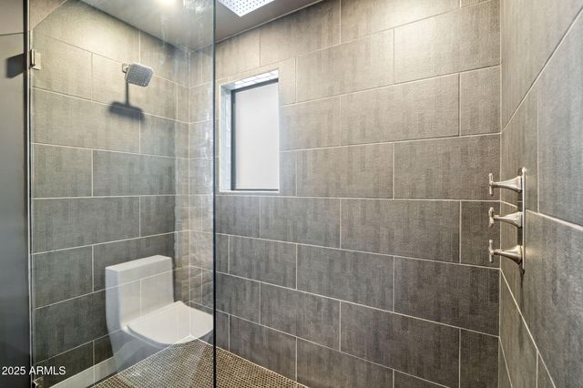 9046 N 28TH Street, Phoenix, AZ 85028