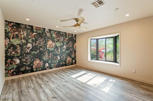 9046 N 28TH Street, Phoenix, AZ 85028