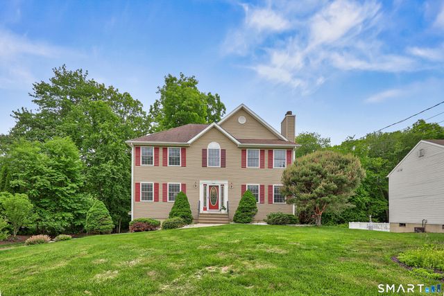 30 Bridle Trail Drive, Naugatuck, CT 06770