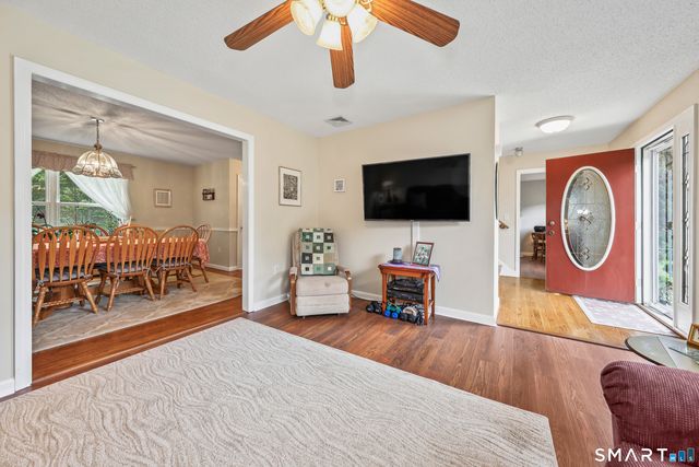 30 Bridle Trail Drive, Naugatuck, CT 06770