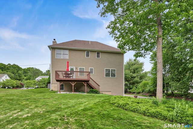 30 Bridle Trail Drive, Naugatuck, CT 06770