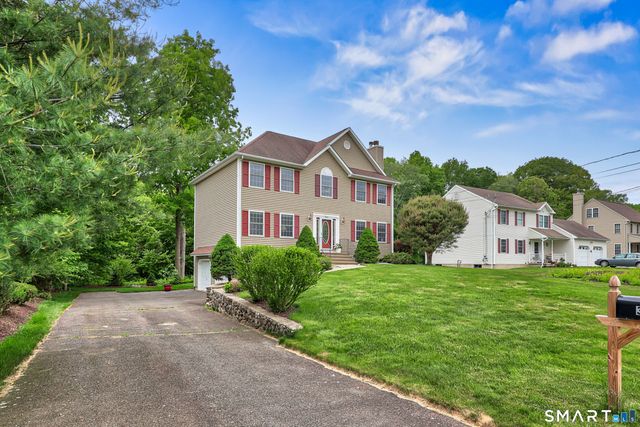 30 Bridle Trail Drive, Naugatuck, CT 06770