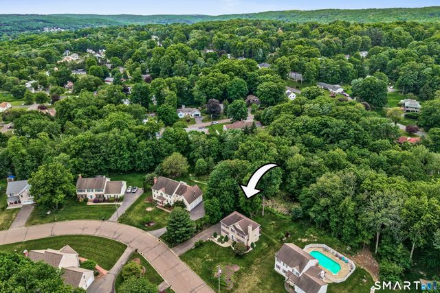 30 Bridle Trail Drive, Naugatuck, CT 06770
