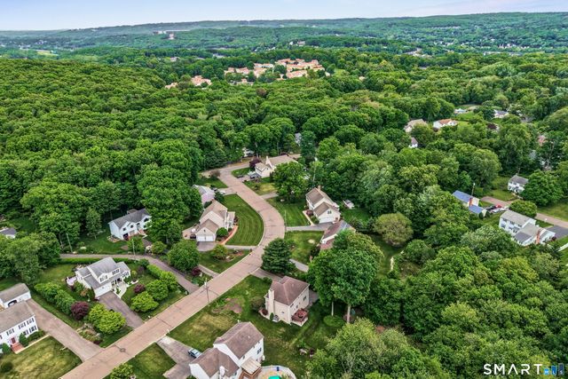 30 Bridle Trail Drive, Naugatuck, CT 06770