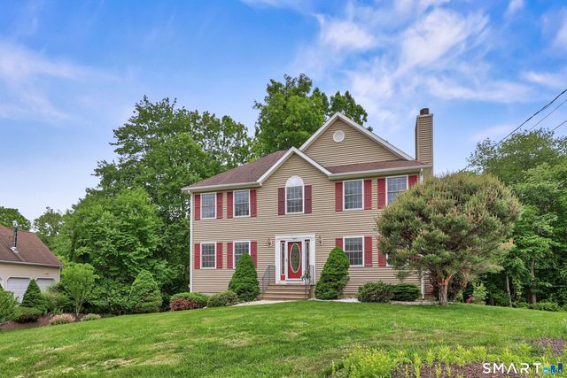 30 Bridle Trail Drive, Naugatuck, CT 06770