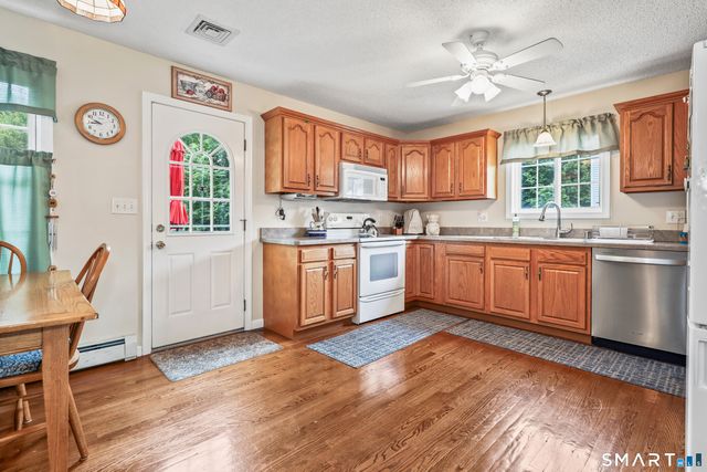 30 Bridle Trail Drive, Naugatuck, CT 06770