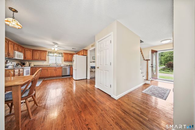 30 Bridle Trail Drive, Naugatuck, CT 06770