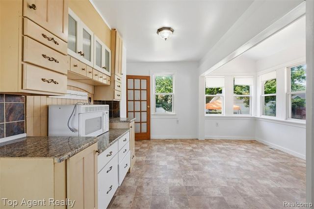20219 Nicke Street, Clinton Township, MI 48035