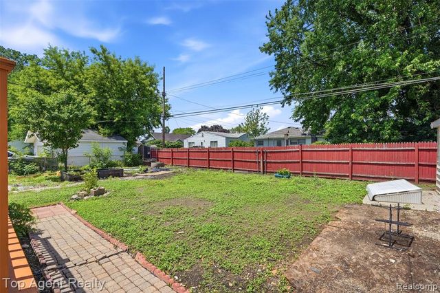 20219 Nicke Street, Clinton Township, MI 48035