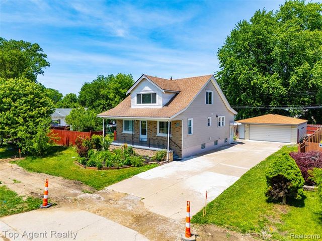 20219 Nicke Street, Clinton Township, MI 48035