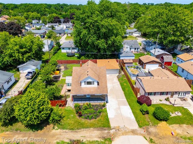 20219 Nicke Street, Clinton Township, MI 48035