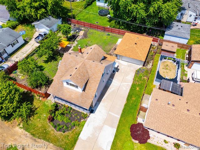 20219 Nicke Street, Clinton Township, MI 48035