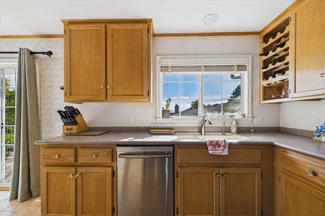 1013 Valley View Drive, Fortuna, CA 95540