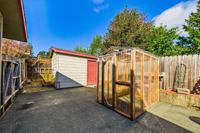 1013 Valley View Drive, Fortuna, CA 95540