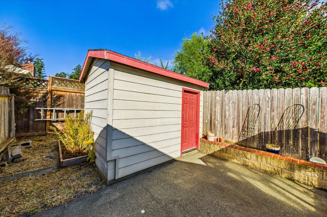 1013 Valley View Drive, Fortuna, CA 95540