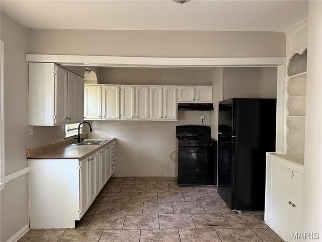 10124 Winkler Drive, St Louis, MO 63136