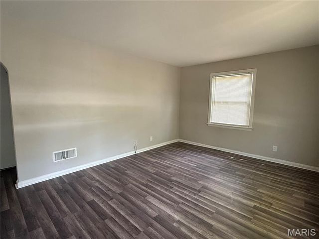 10124 Winkler Drive, St Louis, MO 63136