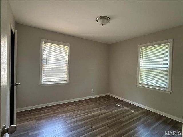 10124 Winkler Drive, St Louis, MO 63136