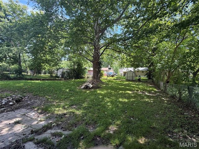 10124 Winkler Drive, St Louis, MO 63136