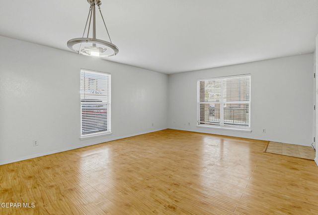 4433 N Stanton Street I 405, El Paso, TX 79902