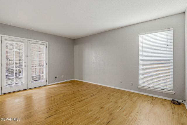 4433 N Stanton Street I 405, El Paso, TX 79902