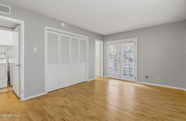 4433 N Stanton Street I 405, El Paso, TX 79902