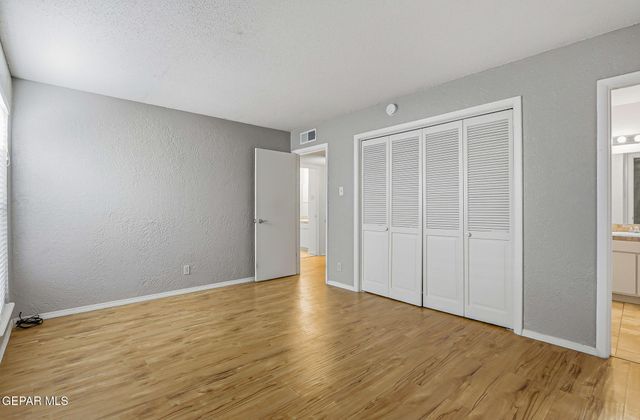 4433 N Stanton Street I 405, El Paso, TX 79902