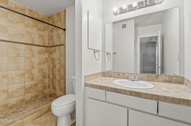 4433 N Stanton Street I 405, El Paso, TX 79902