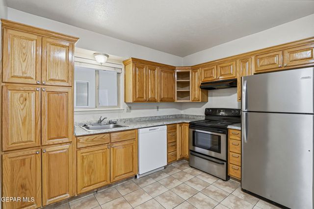 4433 N Stanton Street I 405, El Paso, TX 79902