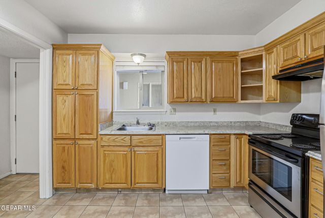 4433 N Stanton Street I 405, El Paso, TX 79902