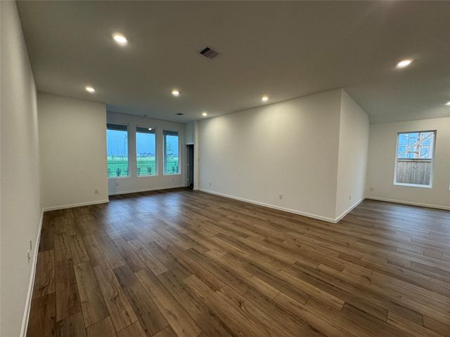 1310 W Shepard Drive, Dayton, TX 77535