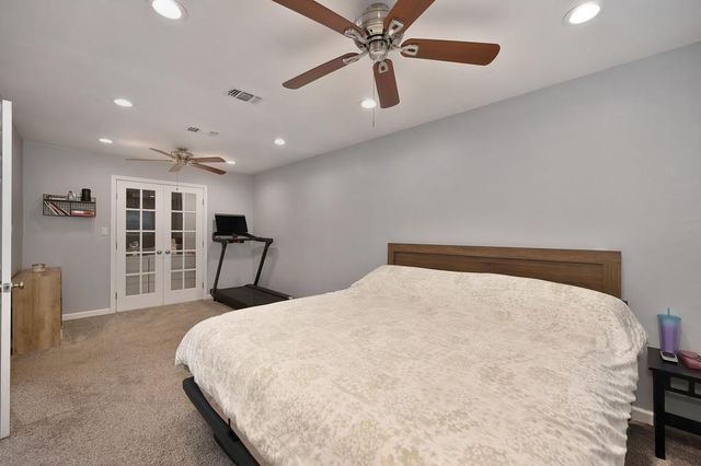 2036 Waterford Rd, Sacramento, CA 95815