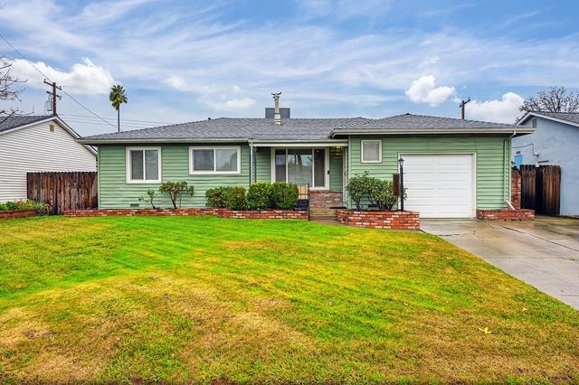 2036 Waterford Rd, Sacramento, CA 95815