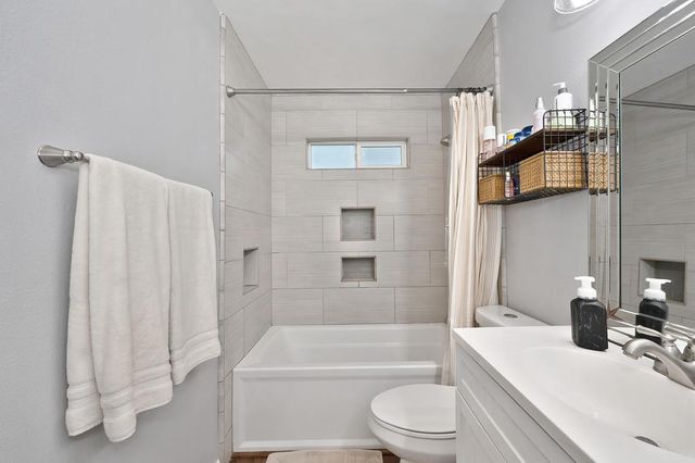 2036 Waterford Rd, Sacramento, CA 95815