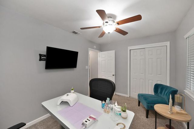 2036 Waterford Rd, Sacramento, CA 95815