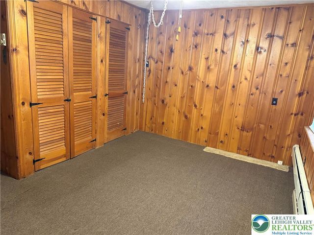 102 Creek Drive, Polk Twp, PA 18058