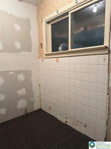 102 Creek Drive, Polk Twp, PA 18058