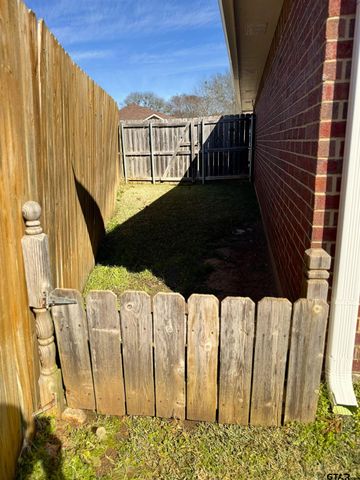 401 Magnolia Court, Whitehouse, TX 75791