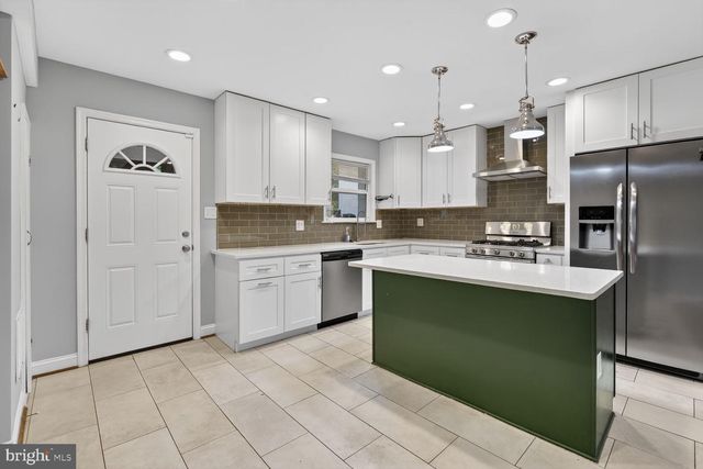 1705 W ST SE, Washington, DC 20020