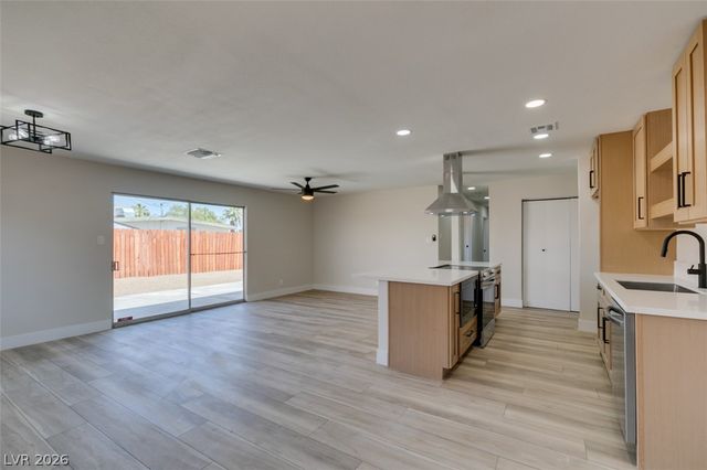 5901 Shawnee Avenue, Las Vegas, NV 89107