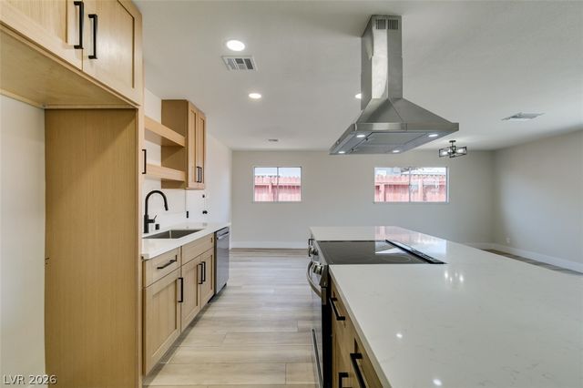 5901 Shawnee Avenue, Las Vegas, NV 89107