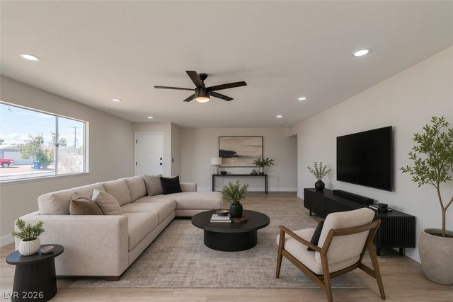 5901 Shawnee Avenue, Las Vegas, NV 89107