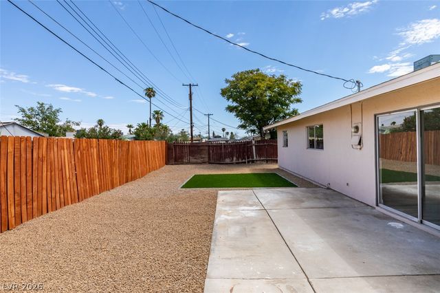 5901 Shawnee Avenue, Las Vegas, NV 89107