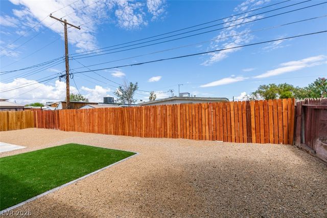 5901 Shawnee Avenue, Las Vegas, NV 89107