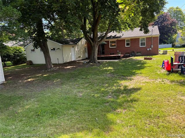 15625 Surrey Street, Livonia, MI 48154