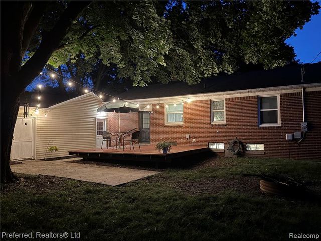 15625 Surrey Street, Livonia, MI 48154