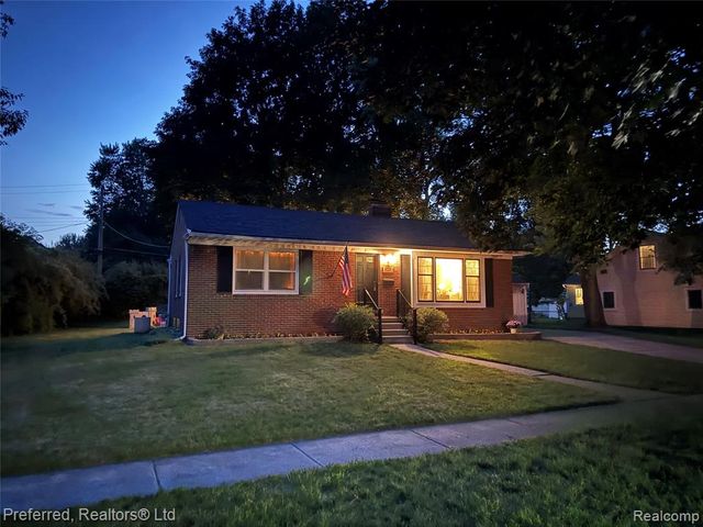 15625 Surrey Street, Livonia, MI 48154
